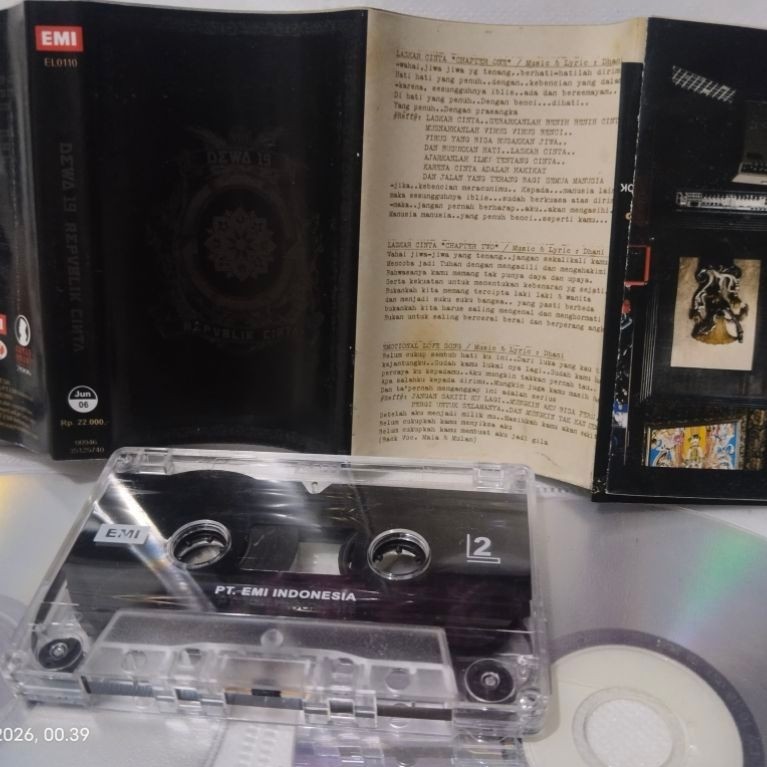 kaset pita DEWA republik cinta