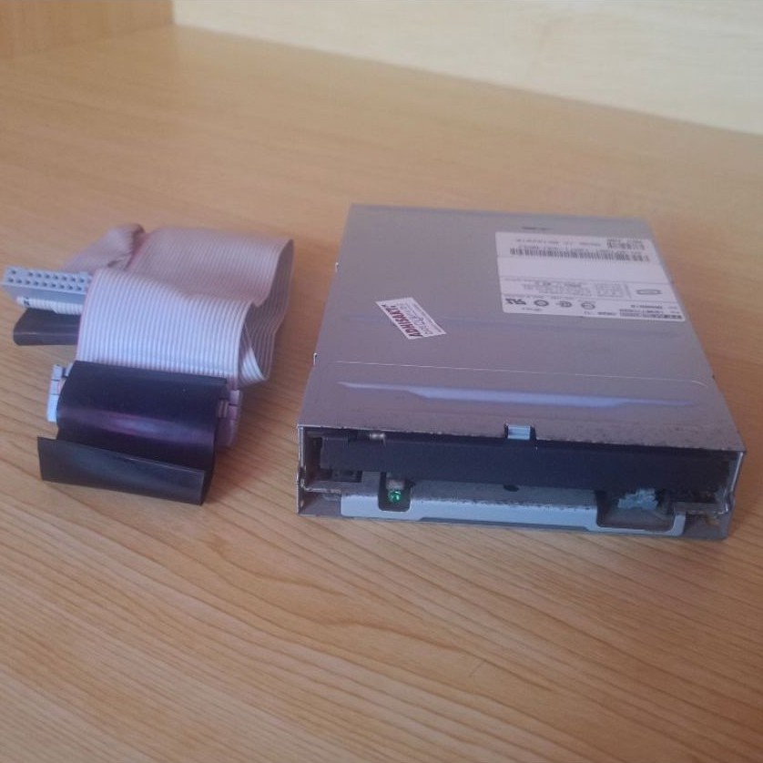 Floppy Disk Drive + Kabel Floppy