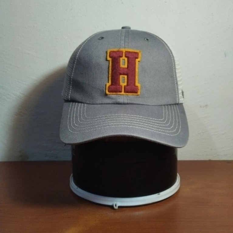 Topi Trucker NBA Indiana Pacers x Harvard