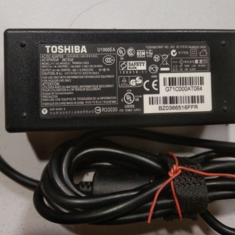 adaptor toshiba pa3822u-1aca/19v::2.37a seken tanpa kabel pasangan nya