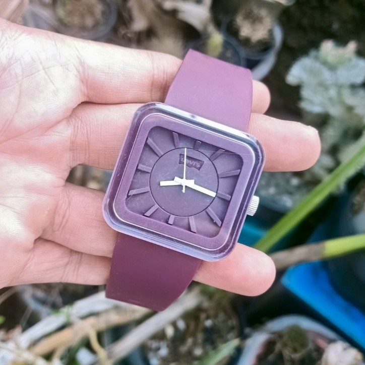 Jam Tangan Levis Quartz Original