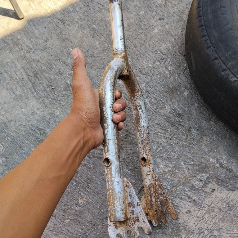 FORK SEPEDA BMX WIMCYCLE METALIZER BAN 20" DO MATA TIGA DRAT STANDAR STEERTUBE 15 CM ADA LOBANG JALU