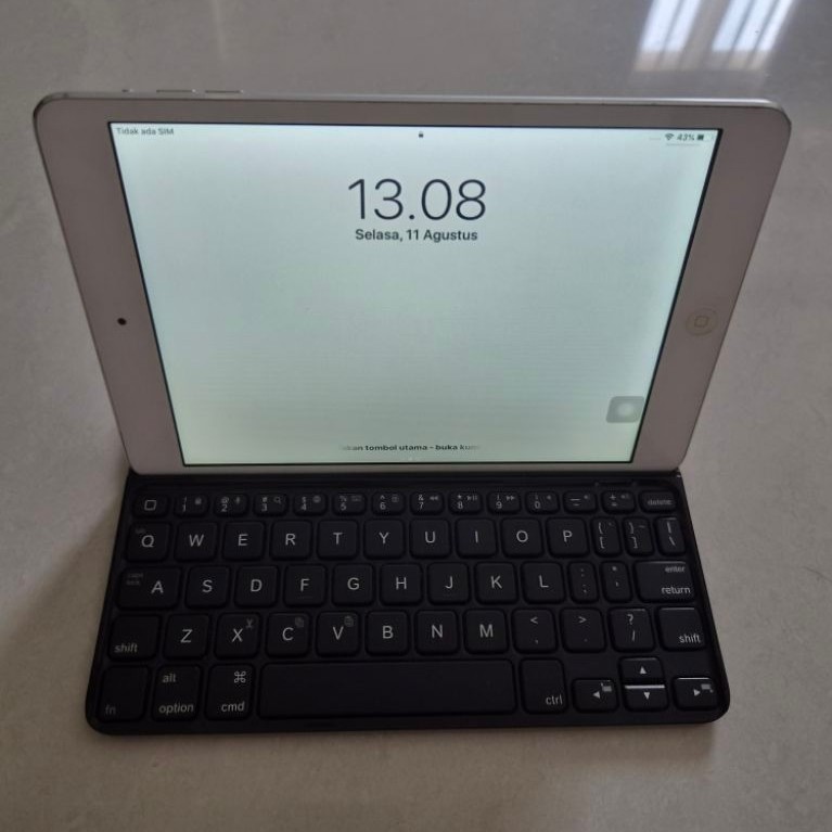 Ipad mini 2 retina second ori plus ultrathin keyboard logitech portable bluetooth