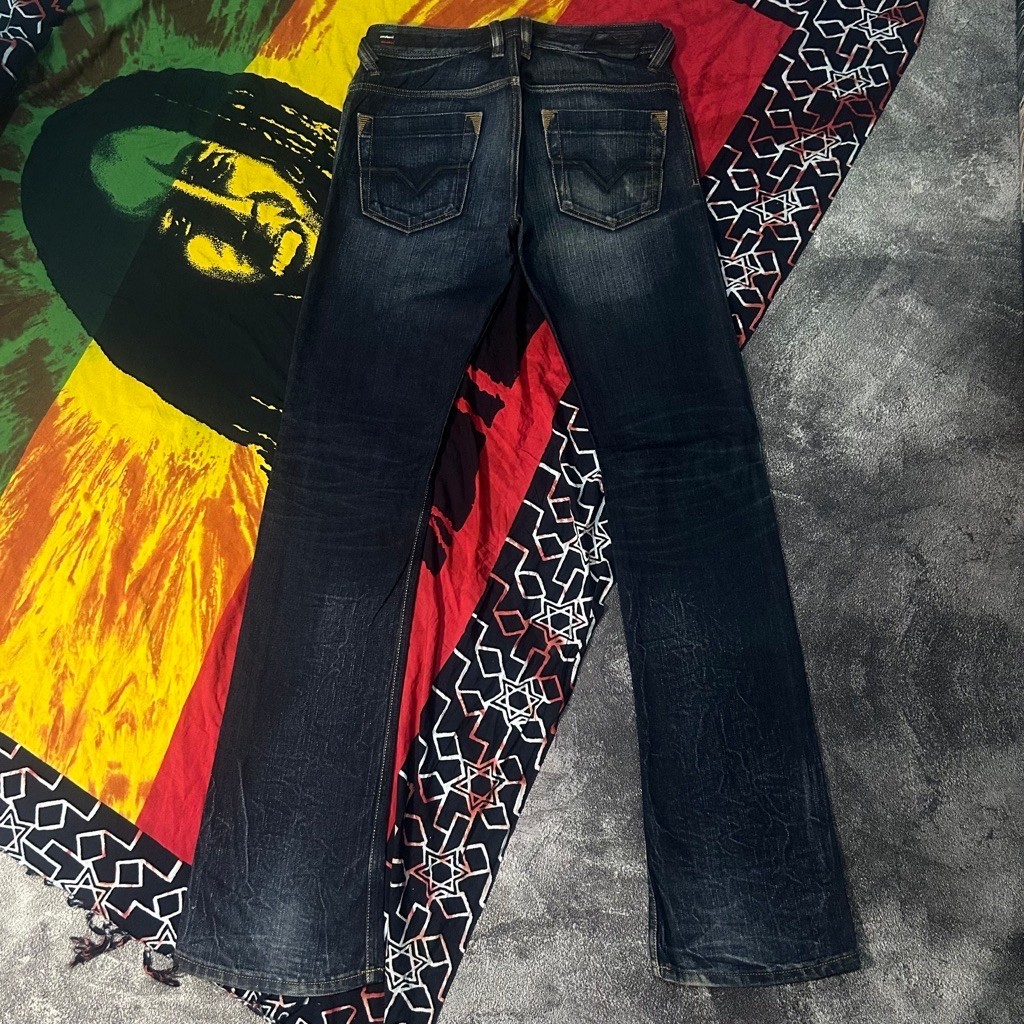 Celana Jeans Second “Diesel Industry Trouleg Buttonfly Slim Flared Bootcut Honeycomb Fading Indigo D