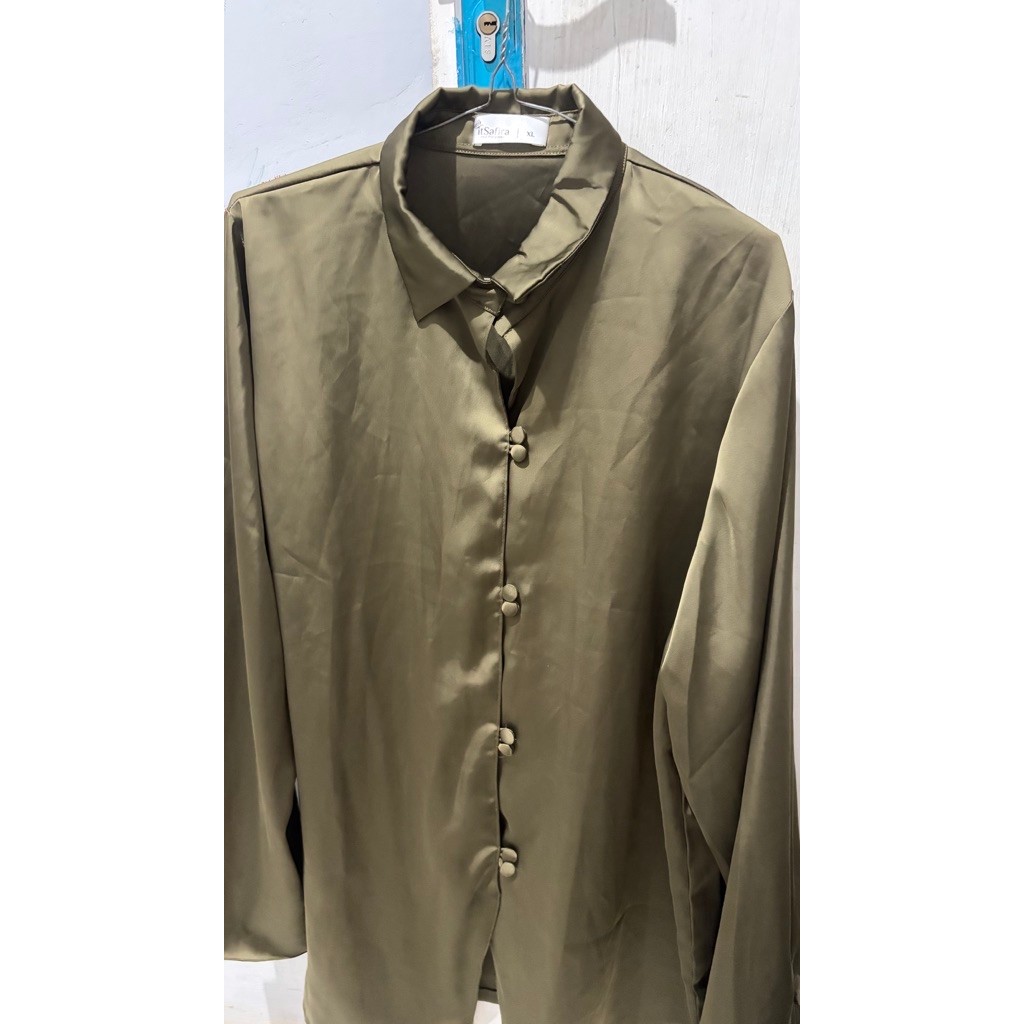 itSafira DUHA BLOUSE Premium Satin Silk (PRELOVED)