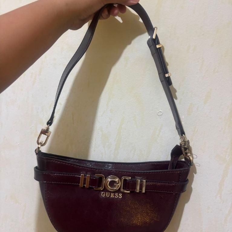 preloved GUESS Cirene Shoulder Bag Burgundy Secondhand