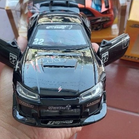 jada 24 option d hitam