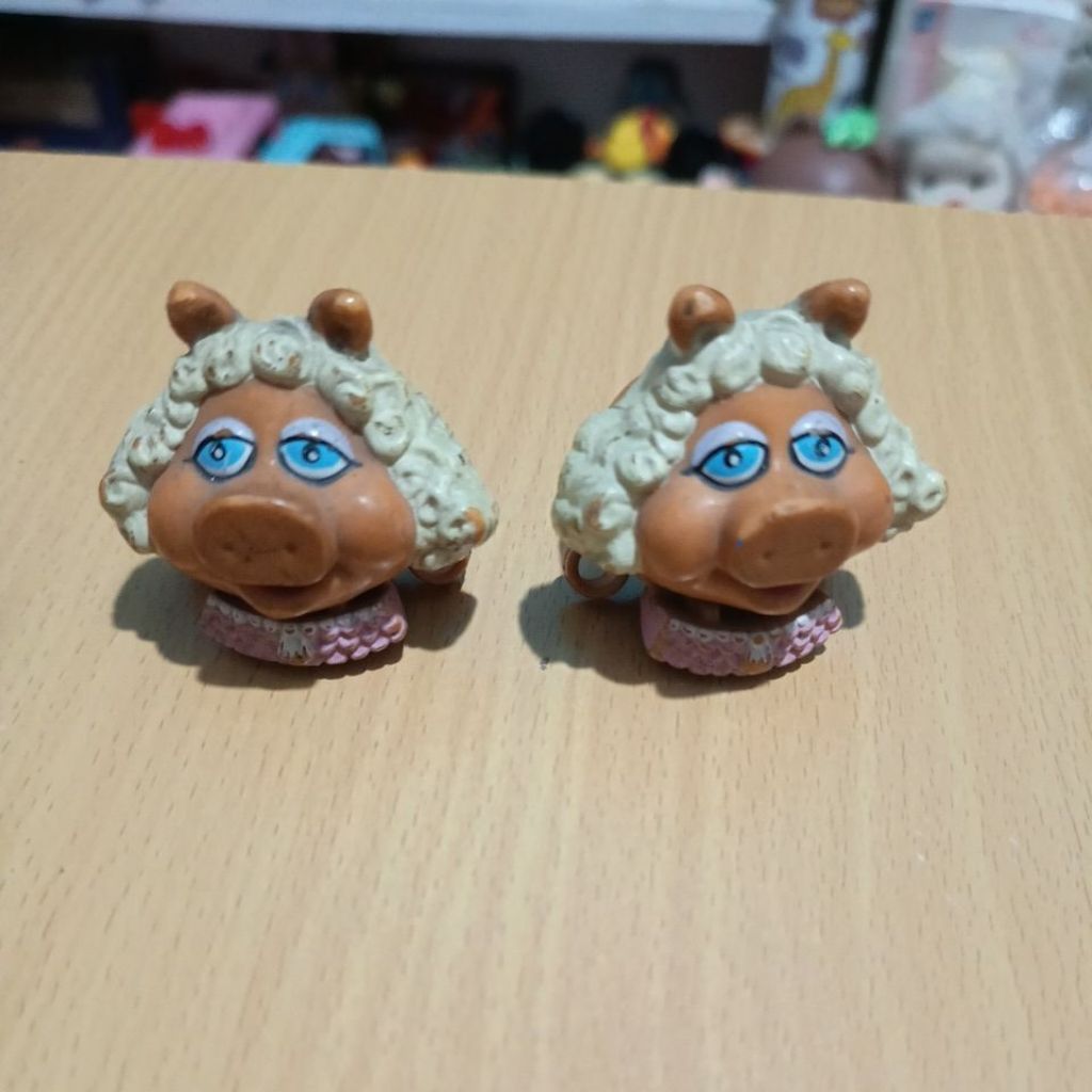 Vintage 1988 Brookside Shoelace Bow Biter Miss Piggy