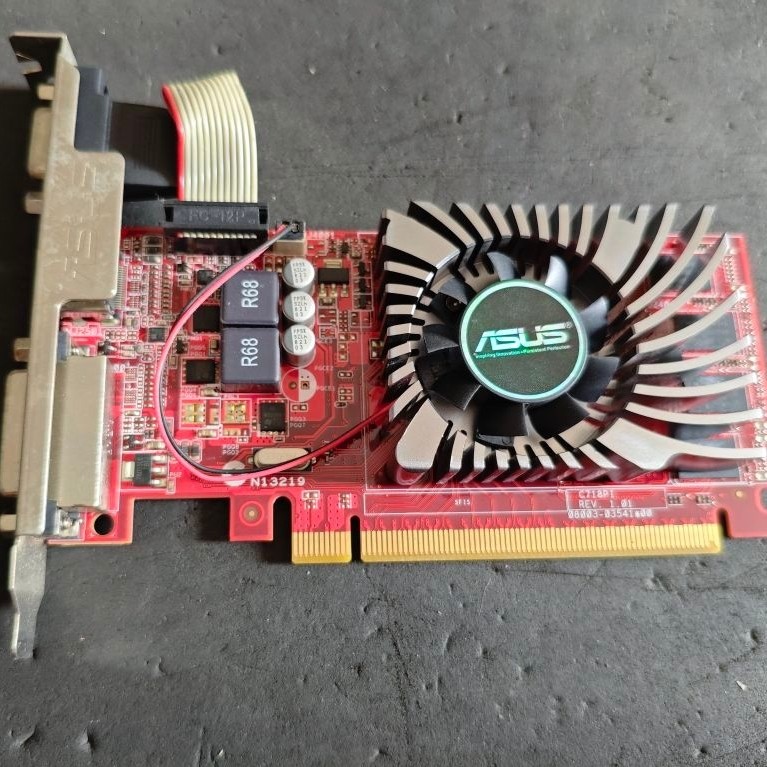 VGA ASUS 2GB/ 128 Bit /DDR3 AMD Radeon R7 200 Series
