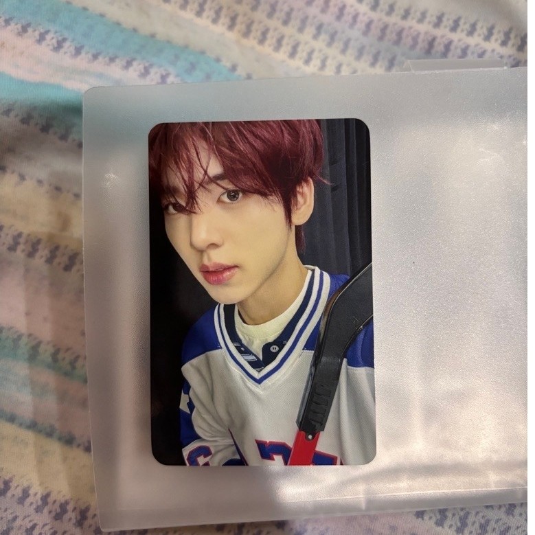 PC Photocard Han Yujin AND2BLE A2B Curiosity Album POB Makestar Benefit Hockey