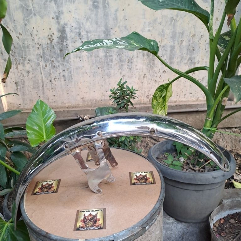 spakbor depan gl100 gl125 platina ORIGINAL spakbor depan honda gl100 gl125 spakbor gl100 platina