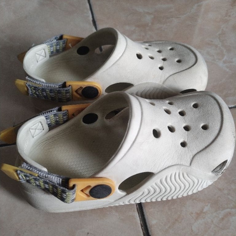 Preloved Sandal Luofu Anak Baim