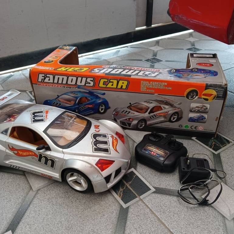 RC Famous Car Roadster Vogue (NOS)