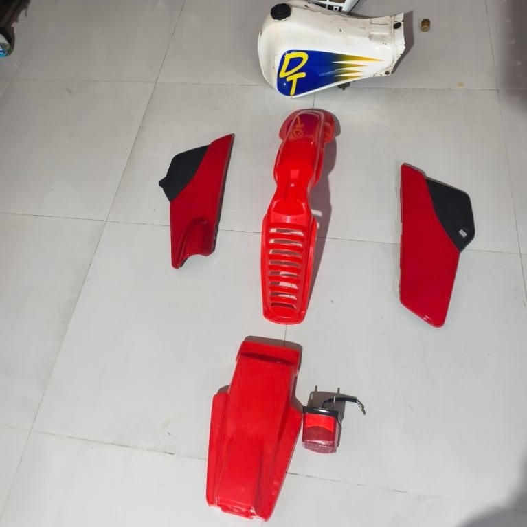 Body set Yamaha DT125 DT175