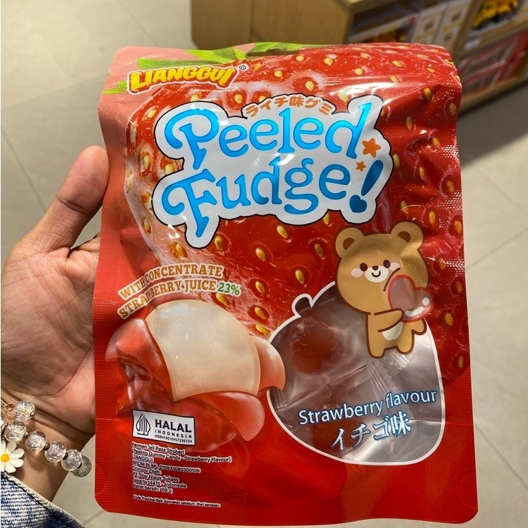 Brz Store Lianggui Peeled Fudge Strawberry Flavour Miniso Peeling Gummy Candy rasa stroberi 108gr