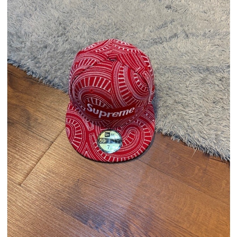 Topi new Era Fitted Supreme Up Town box logo 7 1/4