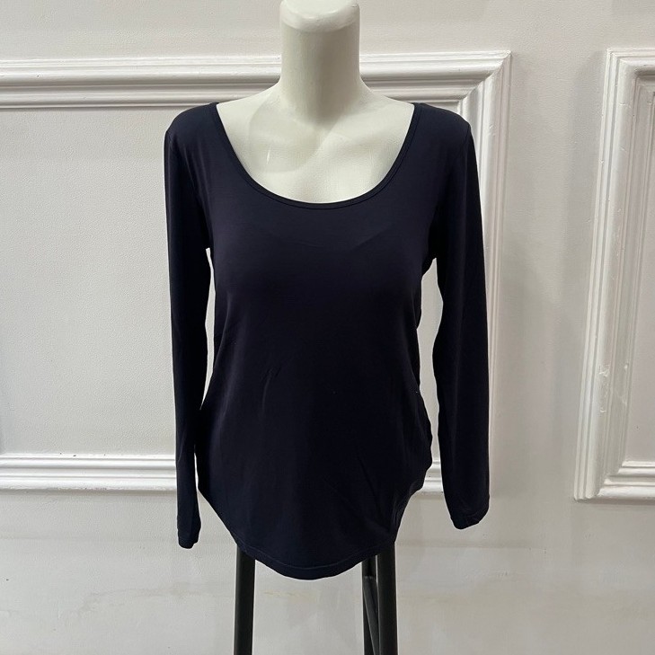Preloved Top Uniqlo with cup bra navy