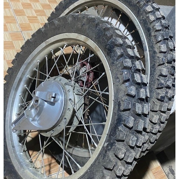 Velg set ban ring 18/21. PNP cb gl megapro tiger dll cocok buat trail vintage atau trail jadul. Velg
