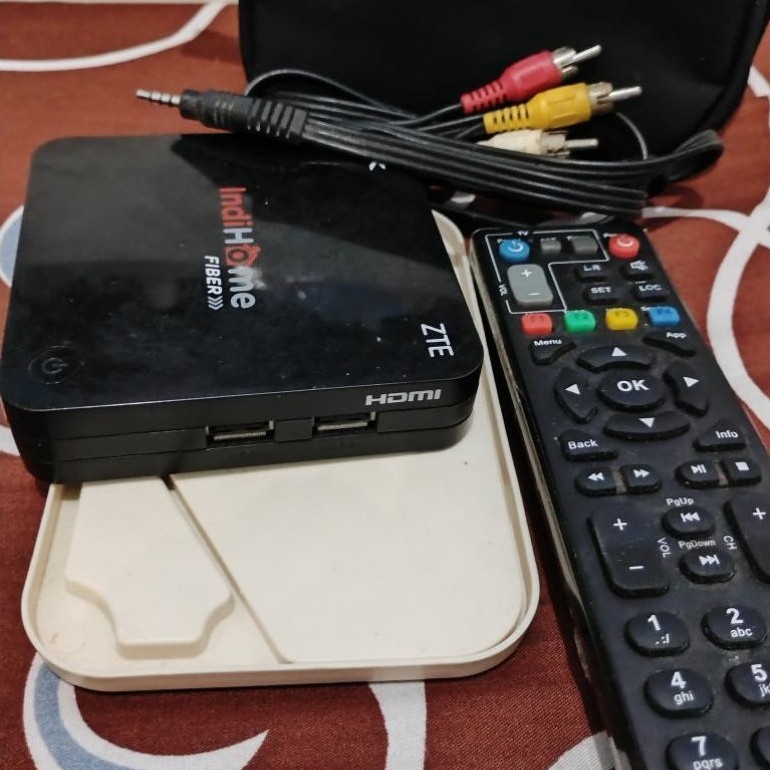 STB Android TV Box ZTE ZXV10 B860H Indihome Unlock rom + remote + kabel RCA 3-1