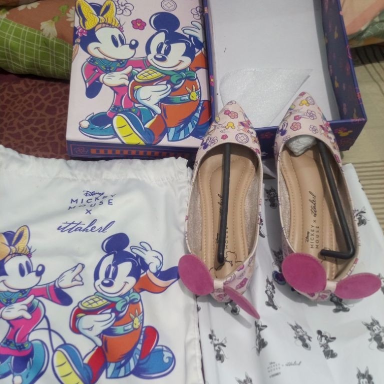Preloved Ittaherl Mickey Mouse series flatshoes preloved second