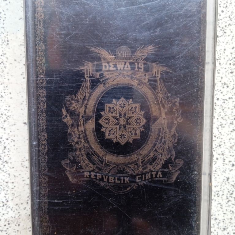 Kaset pita DEWA 19