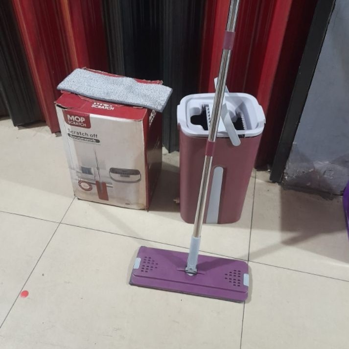 Mop scratch cleaning mop