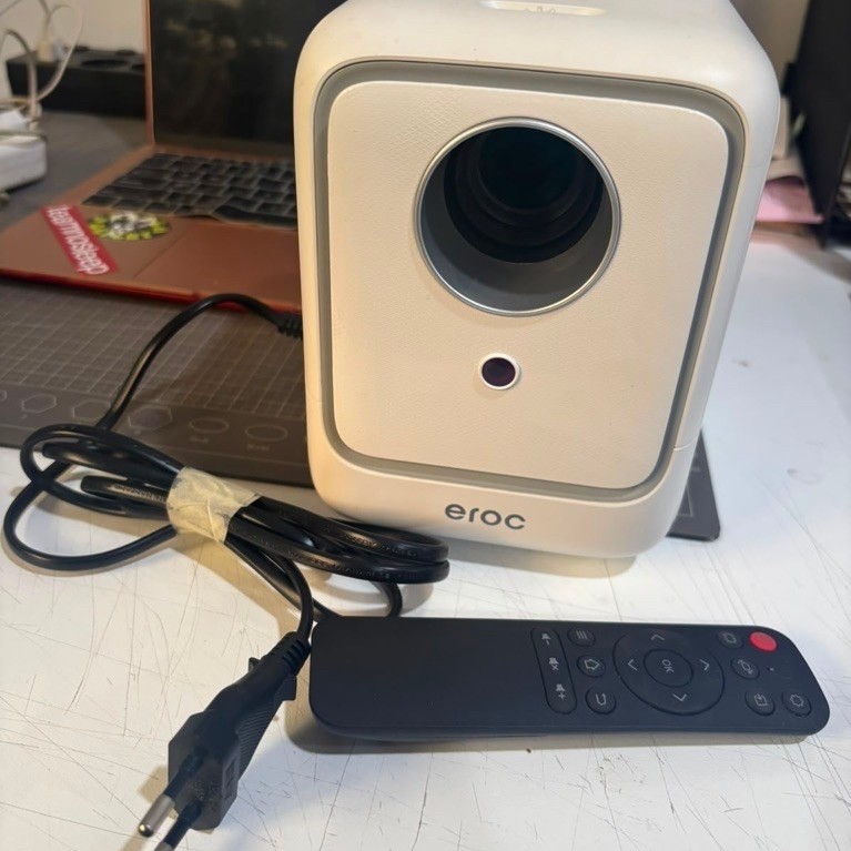 Eroc mini smart android Projector