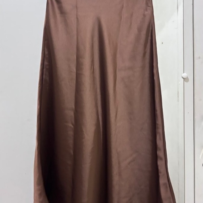 Preloved satin skirt