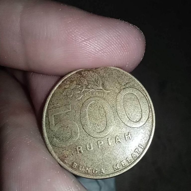 Logam uang asli koin kuno Indonesia koleksi tahun terbit 2001 gambar Bunga Melati Nominal Rupiah 500