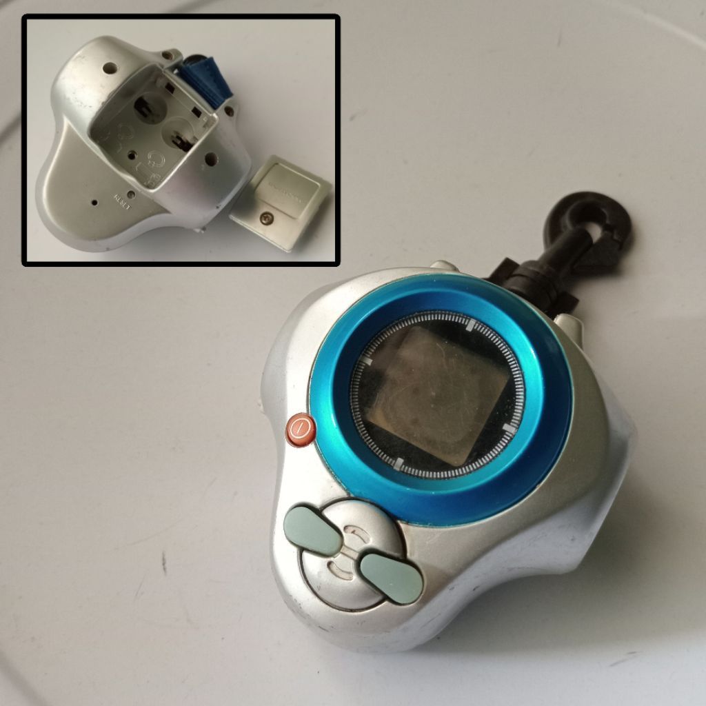 digivice tamagotchi digimon figure