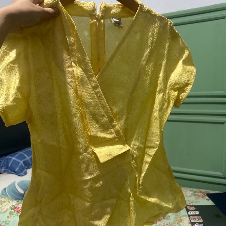 Sarah Dewanto blouse
