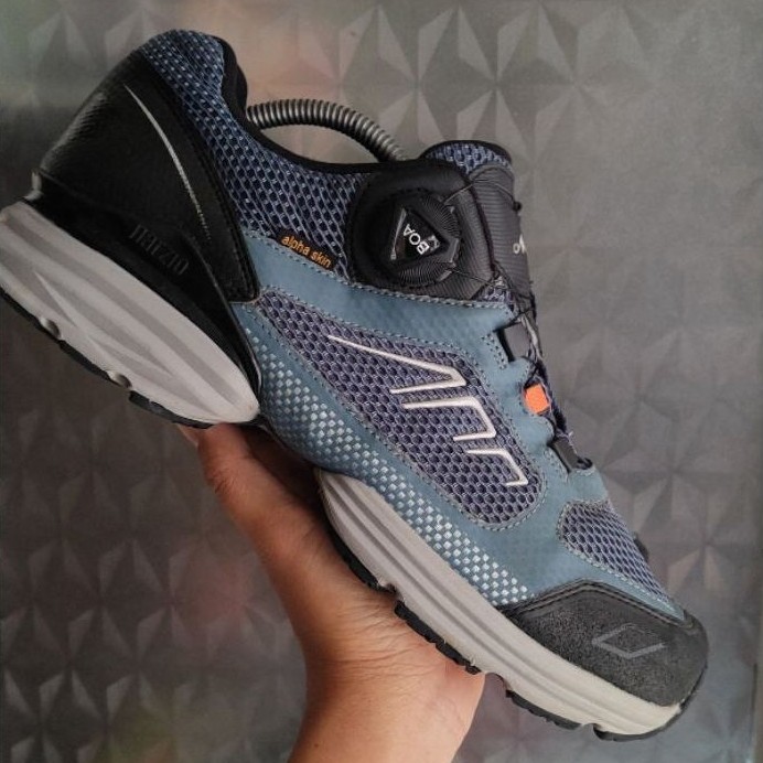 sepatu outdoor gunung hiking SZ 44 second bekas preloved
