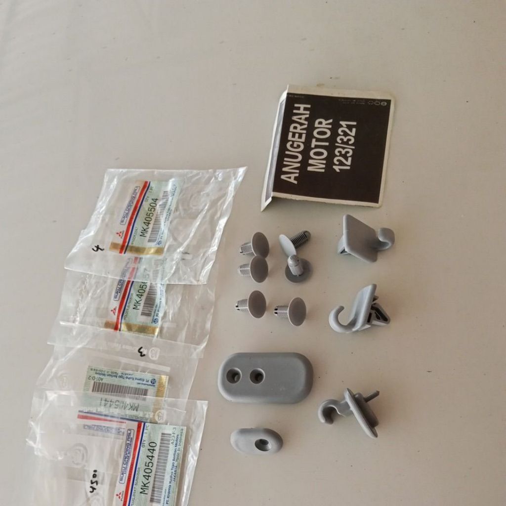 Clip klip kancing plafon canter Mitsubishi canter orsinil set