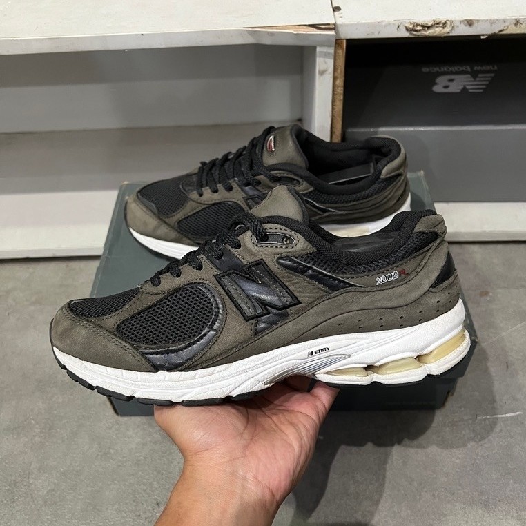 NB 2002R Black Grey #M1290