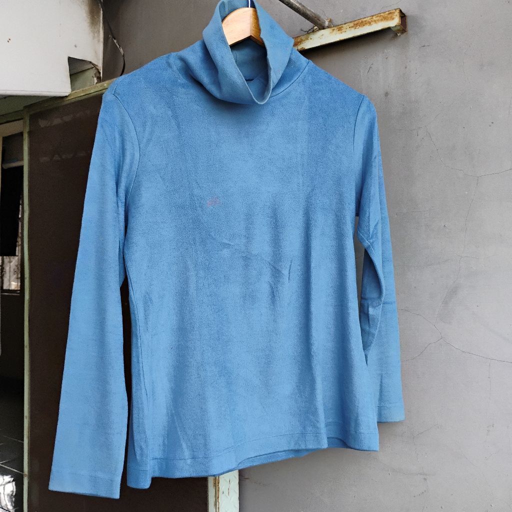 Atasan Wanita UNIQLO Fleece Turtleneck Long Sleeve Original Second - Size XL