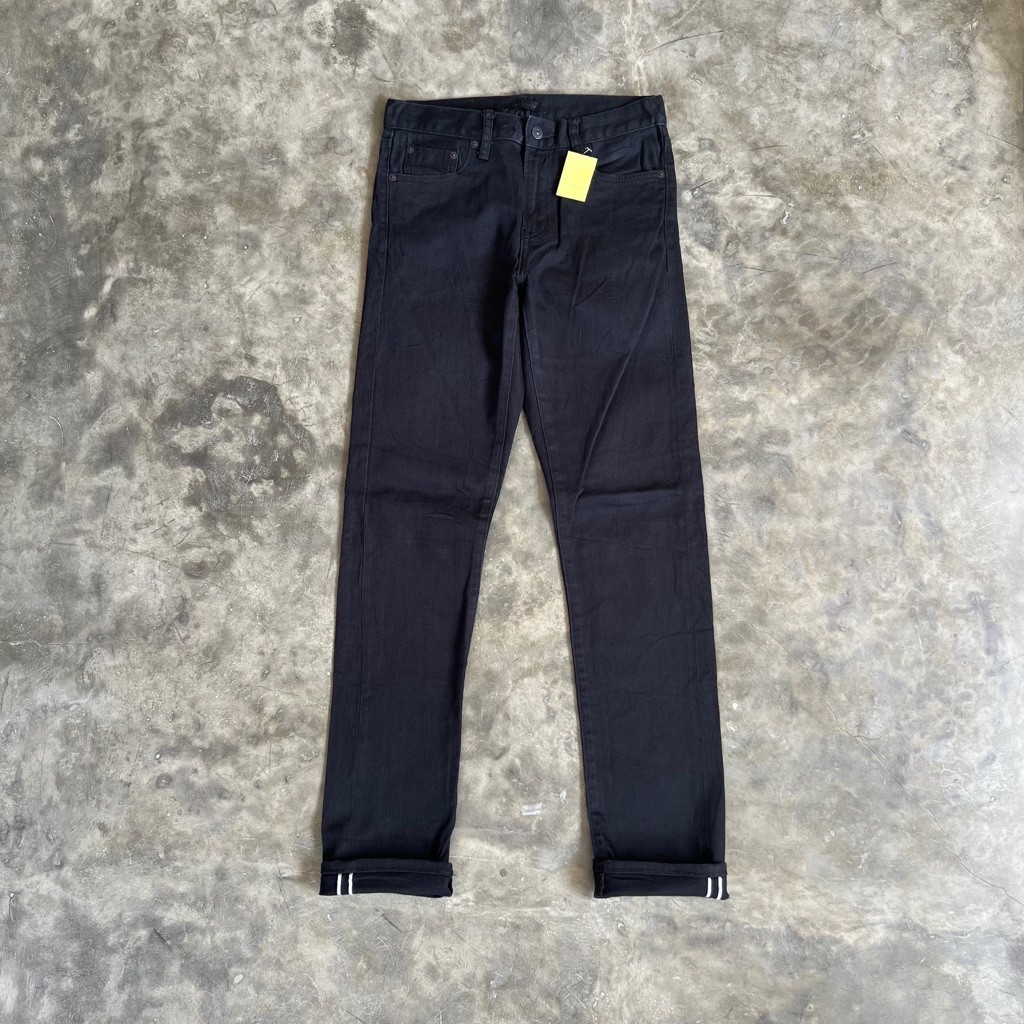 Uniqlo Black Selvedge Slim Stright fit Jeans
