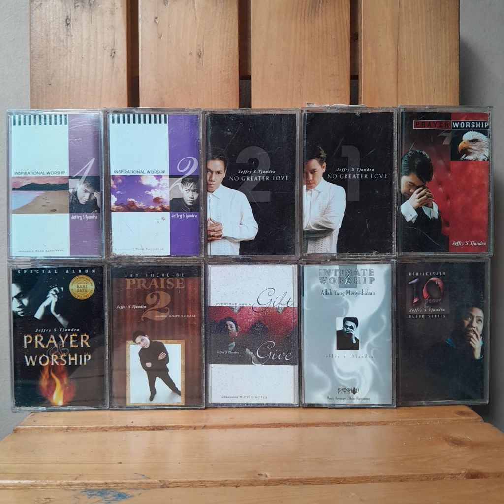 KOLEKSI 10 KASET PITA MUSIK LAGU ROHANI KRISTEN DAN LAINNYA.