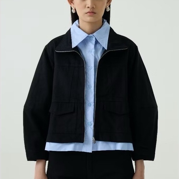 Preloved nasl By nagita slavina jaket layer black