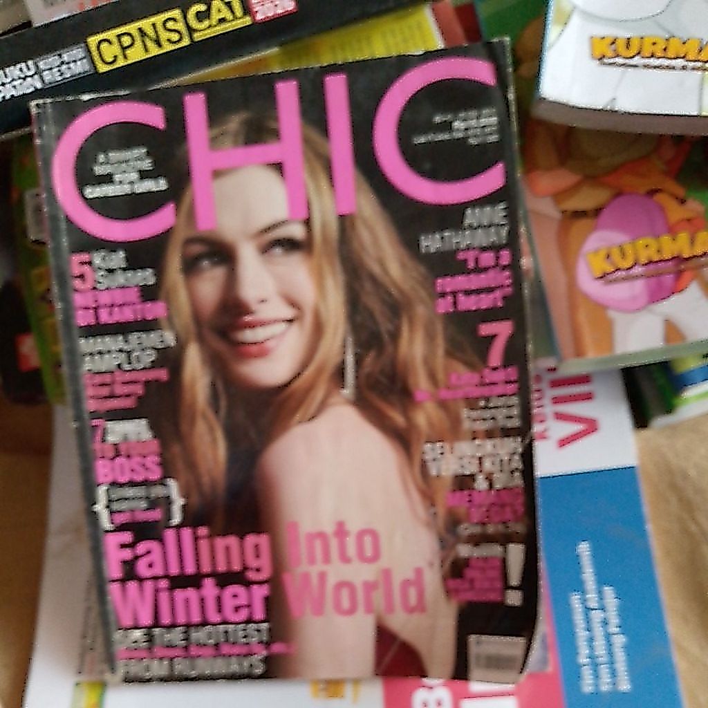 MAJALAH CHIC OKTOBER 2011