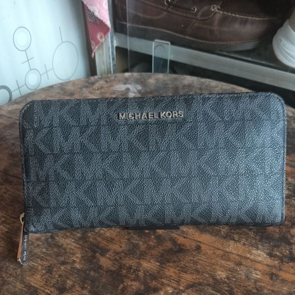 dompet MK preloved original