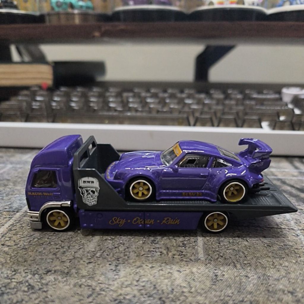 HOT WHEELS RWB PORSCHE TEAM TRANSPORT SET LOOSE MULUS