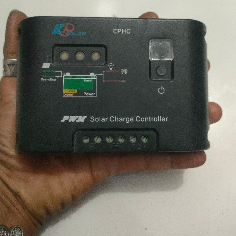 PWM SOLAR CHARGE CONTROLLER