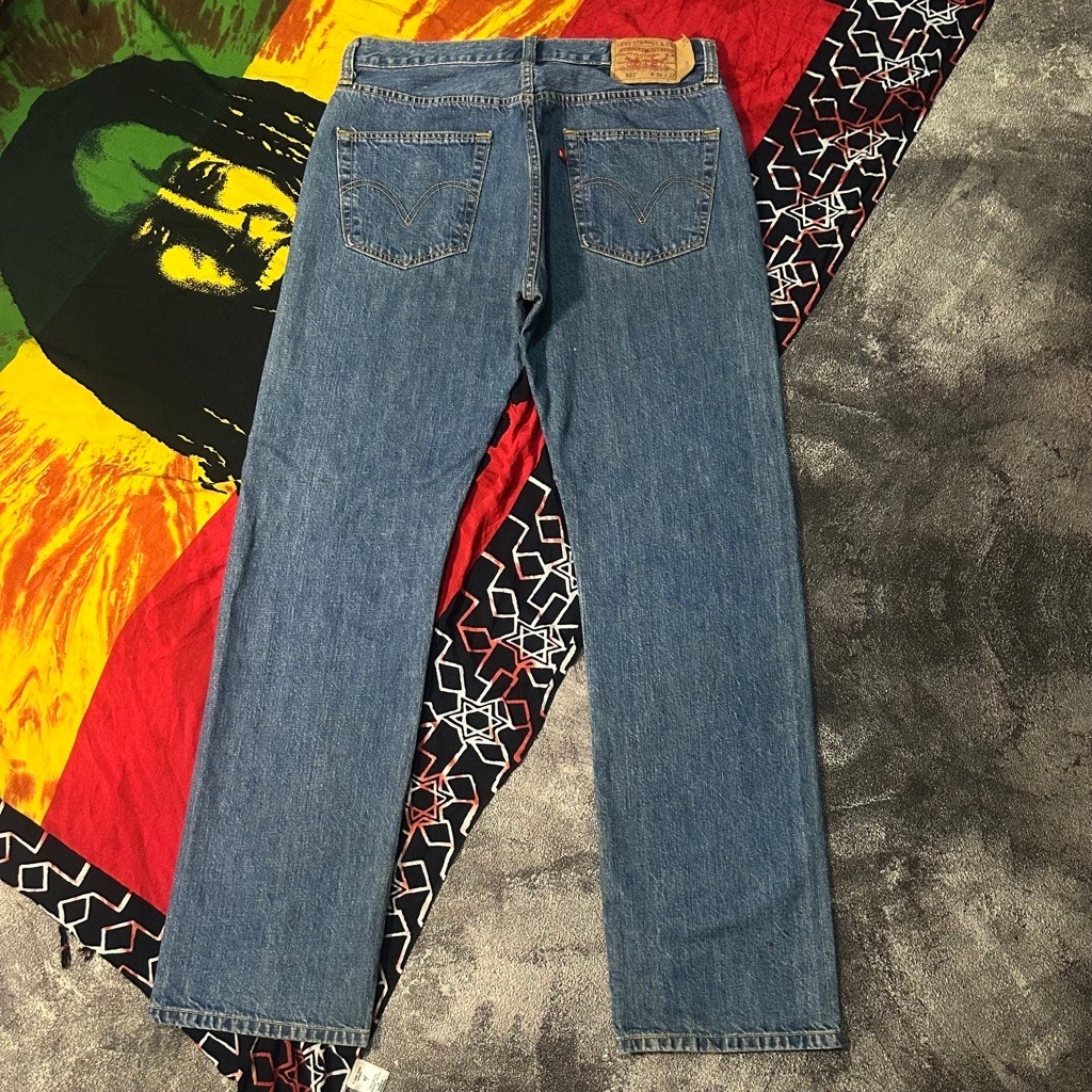 Celana Jeans Second “Levi’s Lot.501 Buttonfly Straight Leg Blue Jeans”