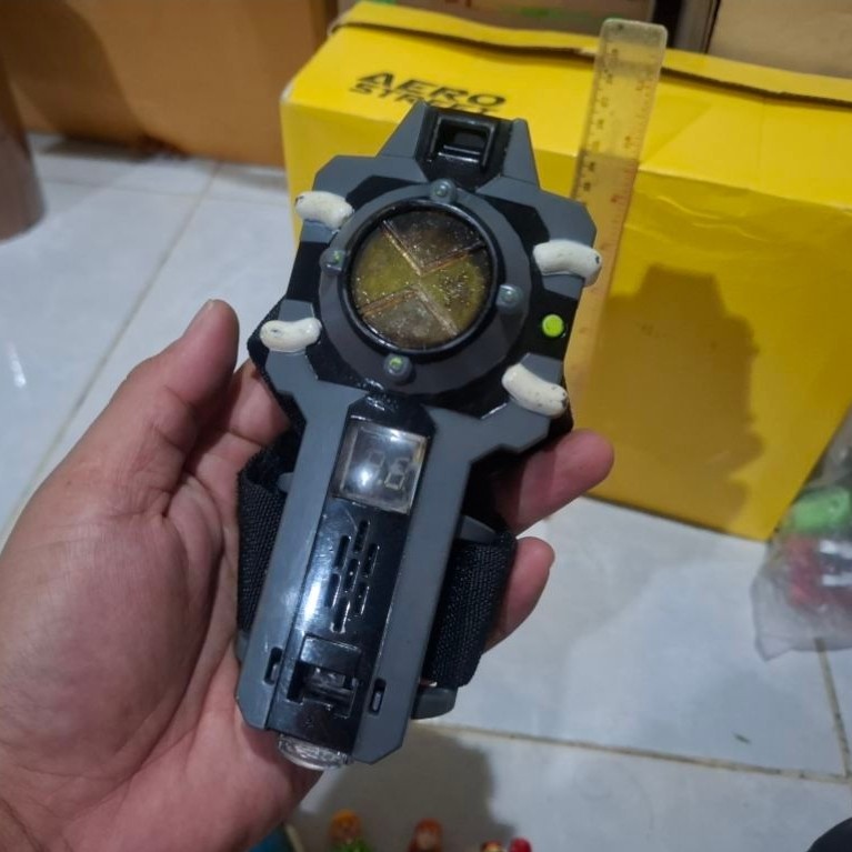 Ben 10 Transforming Alien Arm Omnitrix (Light & Sound FX) Bandai 2007 untested