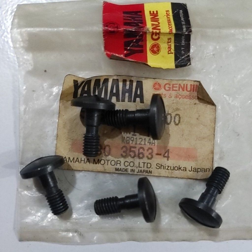 Baut Box Aki RX King Cobra RXK Original NOS Japan Hitam Kehijauan 90146-06009