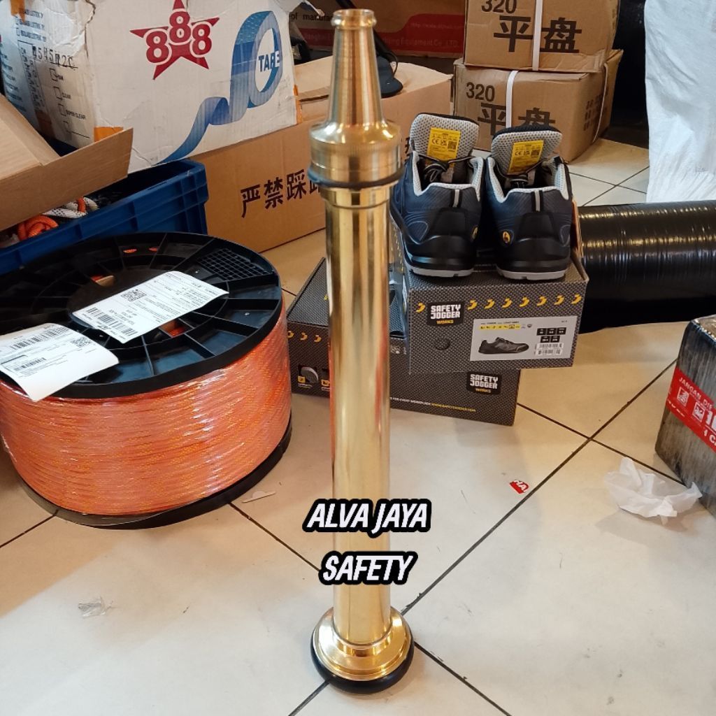 NOZZLE MACHINO 2.5 INCH PEMADAM KEBAKARAN /NOZZLE PEMADAM 2.5 INCH