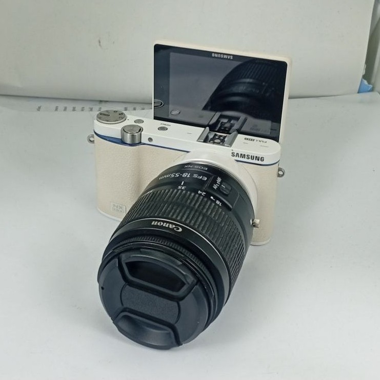 Kamera Mirrorless Samsung NX3300 20mp Layar Flip wifi  Vlogable murah meriah saudara samsung nx20 nx