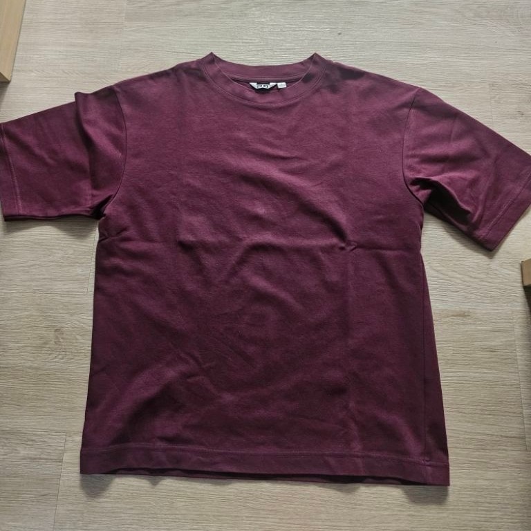 Kaos Pria Oversized Uniqlo