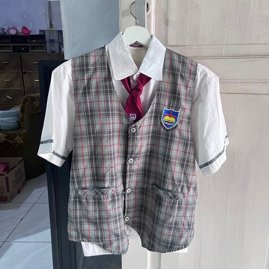 SERAGAM SMA BPK PENABUR