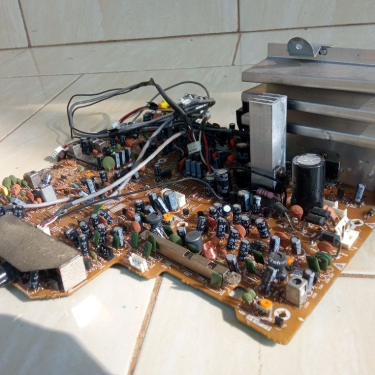 Mesin bekas cabutan big compo polytron dengan ic tda 7297